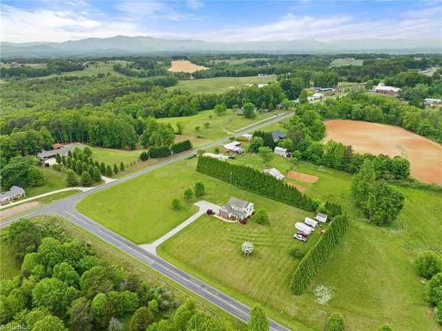 1812 Cadle Ford Road, Mount Airy, NC 27030