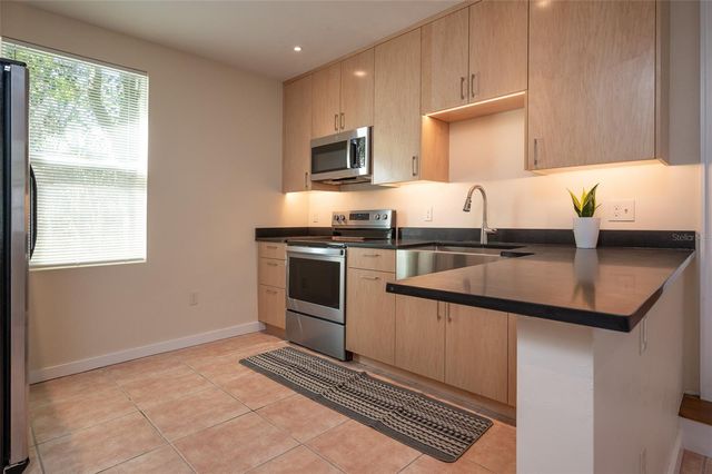 318 NW 24TH STREET A, Gainesville, FL 32607