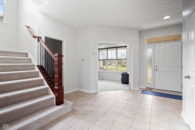 7727 Tanager Court, Zionsville, IN 46077