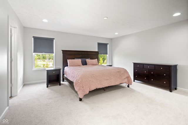 7727 Tanager Court, Zionsville, IN 46077