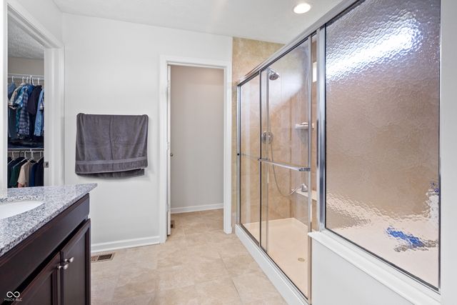7727 Tanager Court, Zionsville, IN 46077