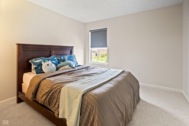 7727 Tanager Court, Zionsville, IN 46077