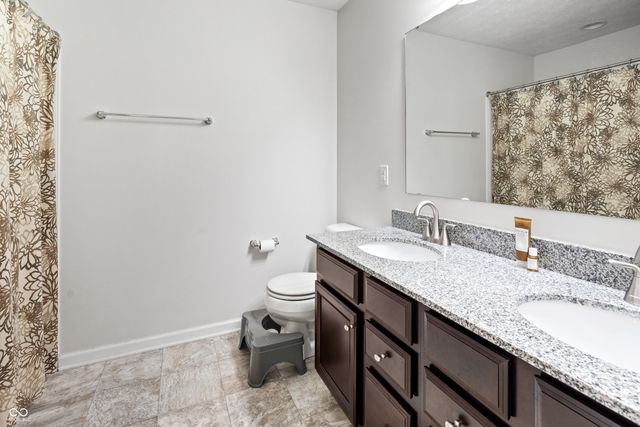 7727 Tanager Court, Zionsville, IN 46077