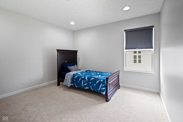 7727 Tanager Court, Zionsville, IN 46077