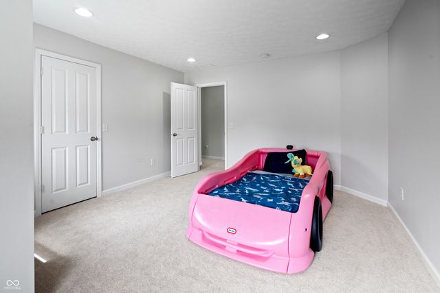 7727 Tanager Court, Zionsville, IN 46077