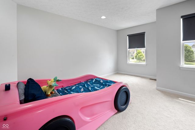 7727 Tanager Court, Zionsville, IN 46077