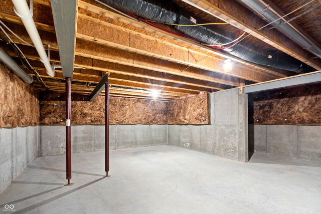 7727 Tanager Court, Zionsville, IN 46077