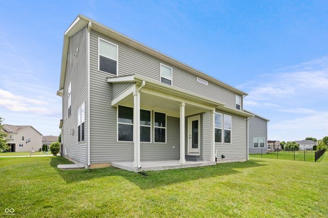7727 Tanager Court, Zionsville, IN 46077