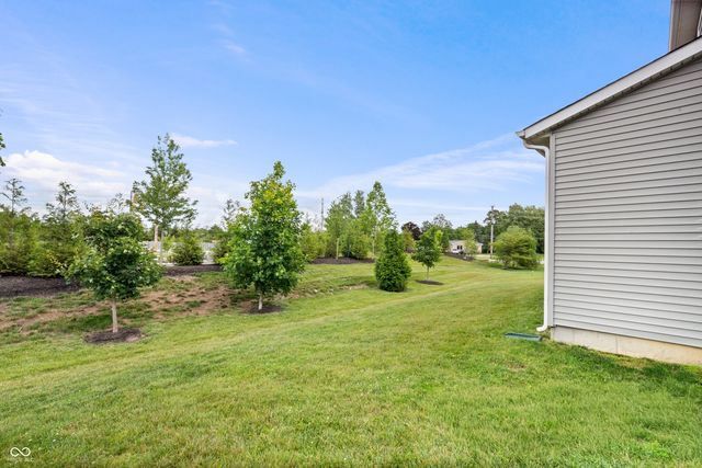7727 Tanager Court, Zionsville, IN 46077
