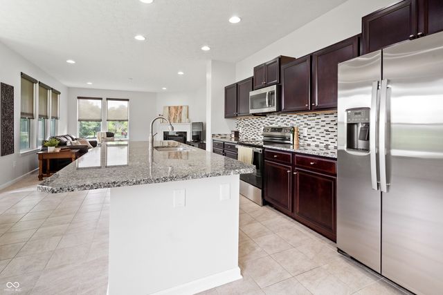 7727 Tanager Court, Zionsville, IN 46077