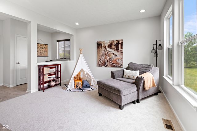 7727 Tanager Court, Zionsville, IN 46077