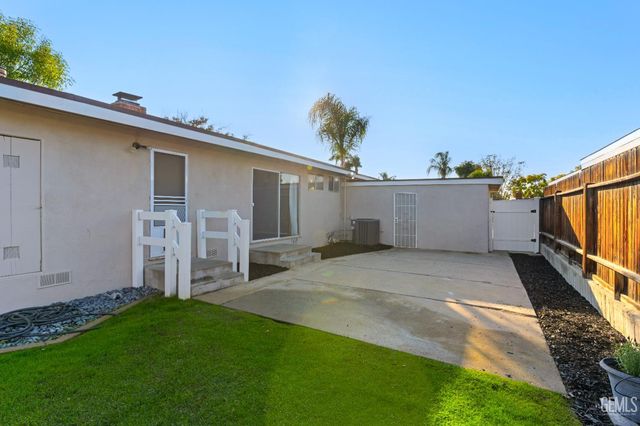 3112 Melrose Avenue, Bakersfield, CA 93308