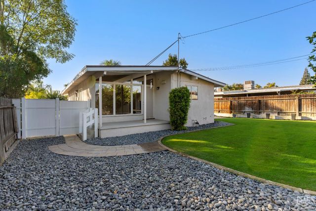 3112 Melrose Avenue, Bakersfield, CA 93308