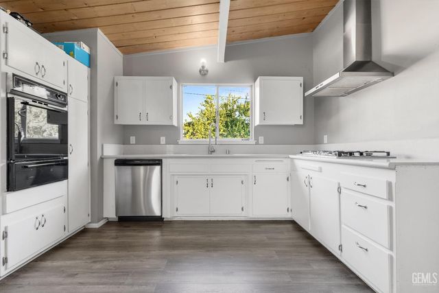 3112 Melrose Avenue, Bakersfield, CA 93308