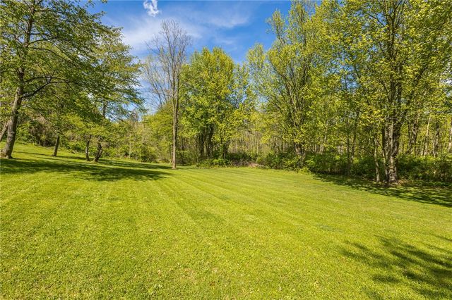 1862 Daansen Rd, Palmyra, NY 14522