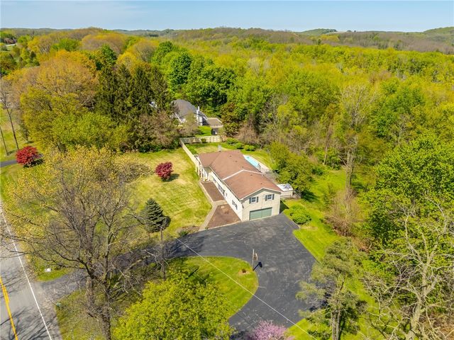 1862 Daansen Rd, Palmyra, NY 14522