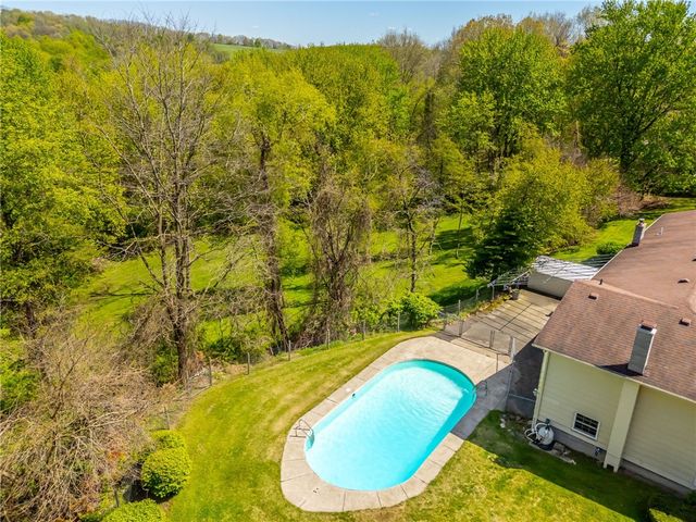 1862 Daansen Rd, Palmyra, NY 14522