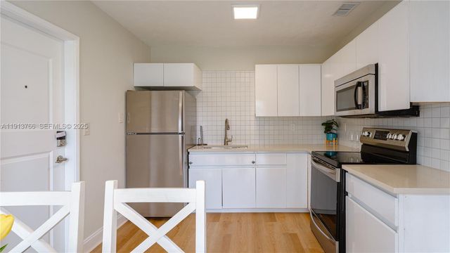 2634 Thomas St, Hollywood, FL 33020