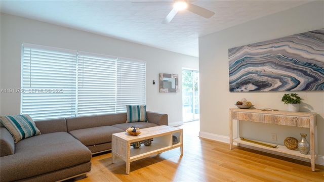 2634 Thomas St, Hollywood, FL 33020