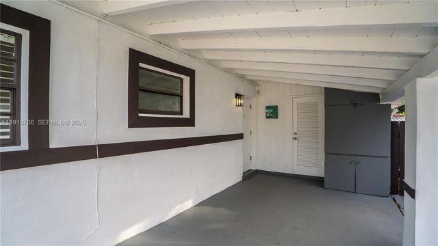 2634 Thomas St, Hollywood, FL 33020