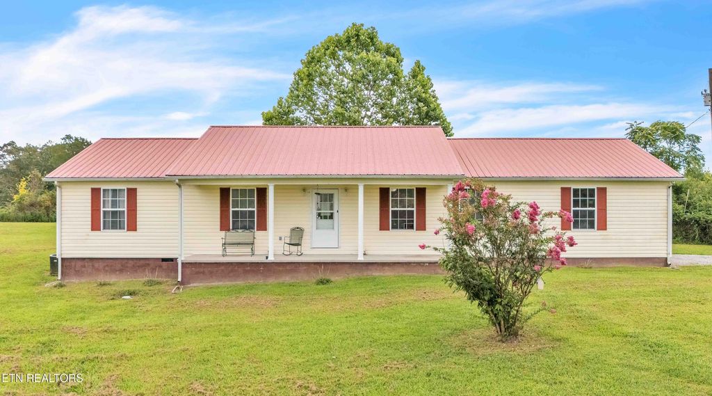 169 Lees Chapel Rd, Sweetwater, TN 37874