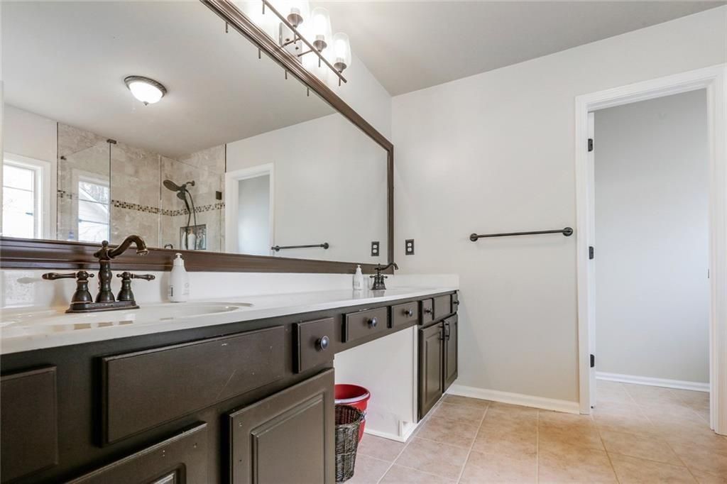 Image 16 of property listing at 4905 Weathervane Drive, Alpharetta, GA 30022