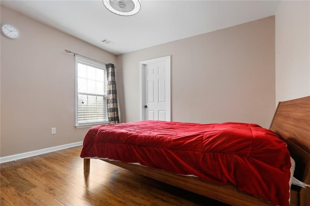 Image 19 of property listing at 4905 Weathervane Drive, Alpharetta, GA 30022