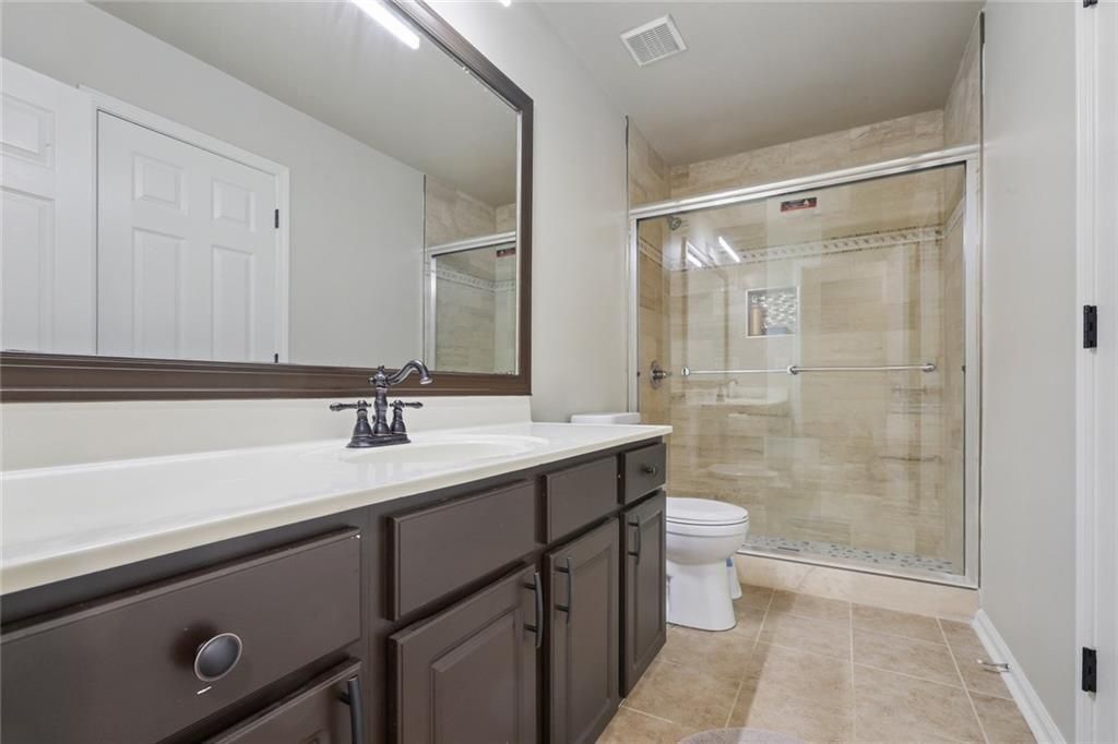 Image 20 of property listing at 4905 Weathervane Drive, Alpharetta, GA 30022