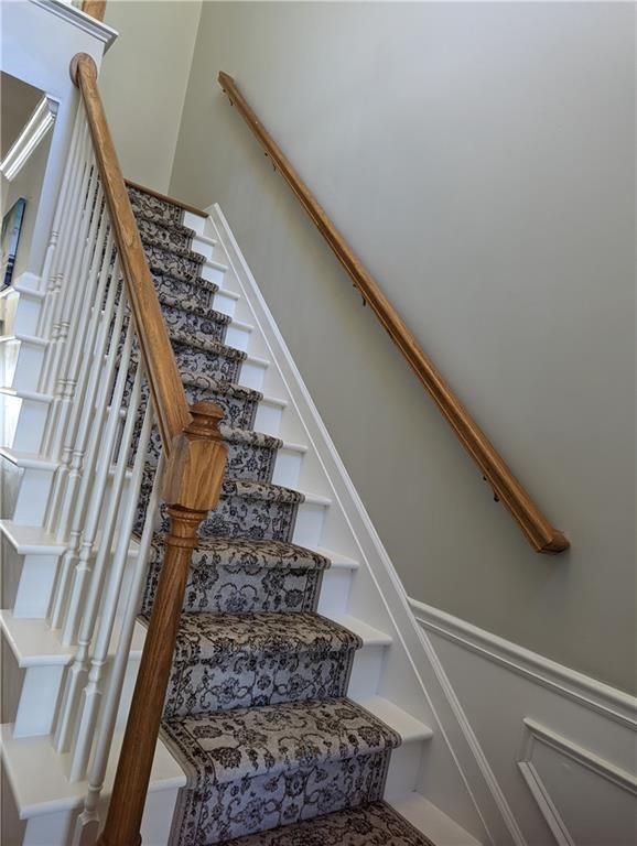 Image 6 of property listing at 4905 Weathervane Drive, Alpharetta, GA 30022