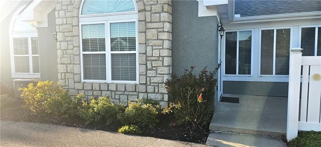 7134 Hedge Lane Terrace, Shawnee, KS 66227