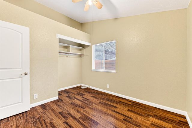 208 Shady Valley Ct, Rio Linda, CA 95673