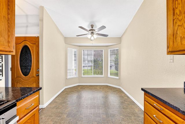 208 Shady Valley Ct, Rio Linda, CA 95673