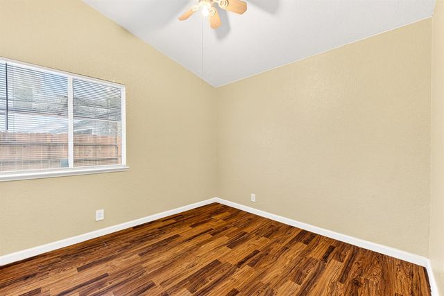 208 Shady Valley Ct, Rio Linda, CA 95673