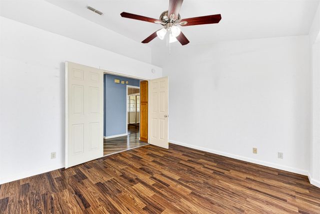 208 Shady Valley Ct, Rio Linda, CA 95673