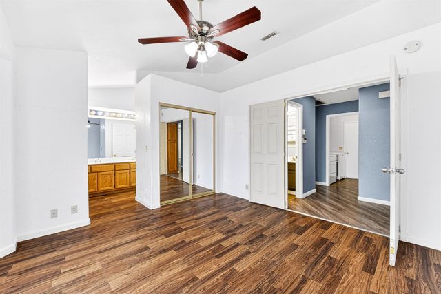 208 Shady Valley Ct, Rio Linda, CA 95673