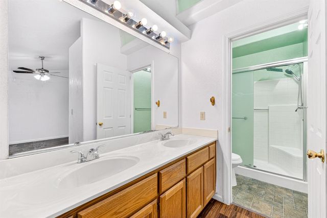 208 Shady Valley Ct, Rio Linda, CA 95673