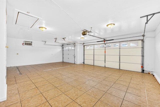 208 Shady Valley Ct, Rio Linda, CA 95673