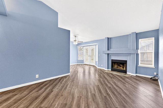 208 Shady Valley Ct, Rio Linda, CA 95673