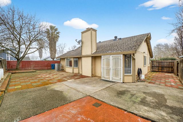 208 Shady Valley Ct, Rio Linda, CA 95673