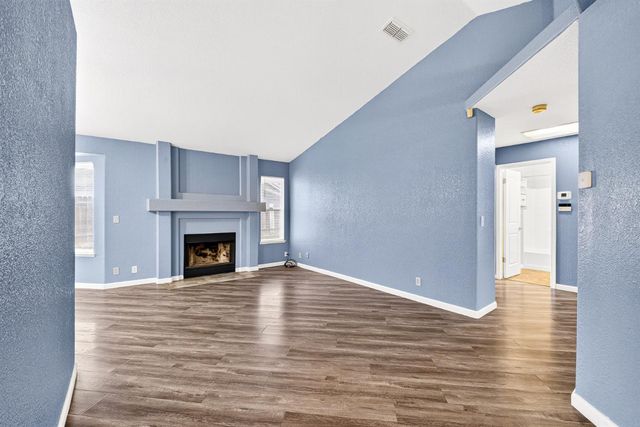 208 Shady Valley Ct, Rio Linda, CA 95673