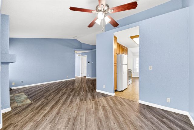 208 Shady Valley Ct, Rio Linda, CA 95673