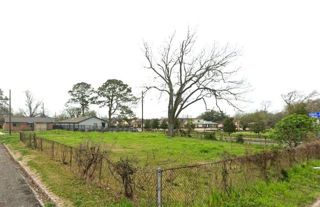 1403 Edna Street, Baytown, TX 77520