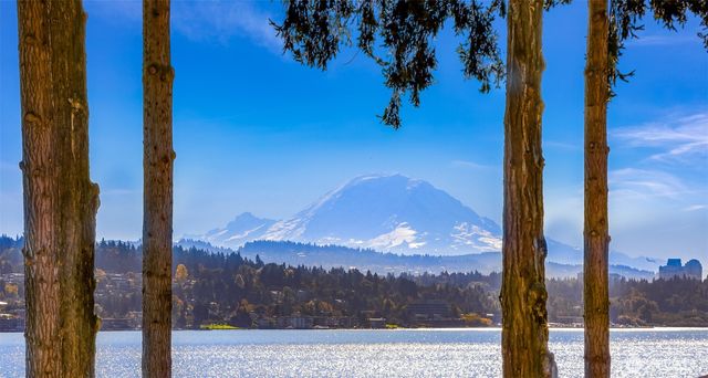 8329 NE Juanita Drive, Kirkland, WA 98034