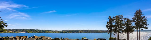 8329 NE Juanita Drive, Kirkland, WA 98034