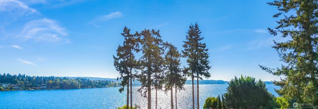 8329 NE Juanita Drive, Kirkland, WA 98034