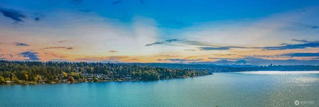 8329 NE Juanita Drive, Kirkland, WA 98034