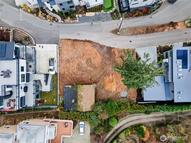 8329 NE Juanita Drive, Kirkland, WA 98034