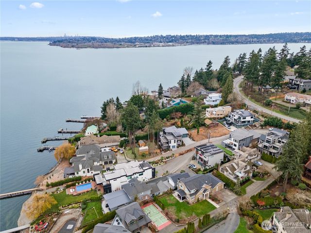 8329 NE Juanita Drive, Kirkland, WA 98034