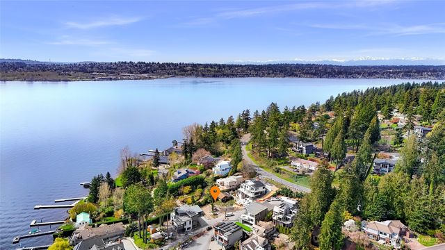 8329 NE Juanita Drive, Kirkland, WA 98034