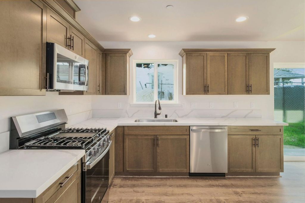 Image 11 of property listing at Address unavailable.